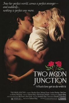 Two Moon Junction İlişki